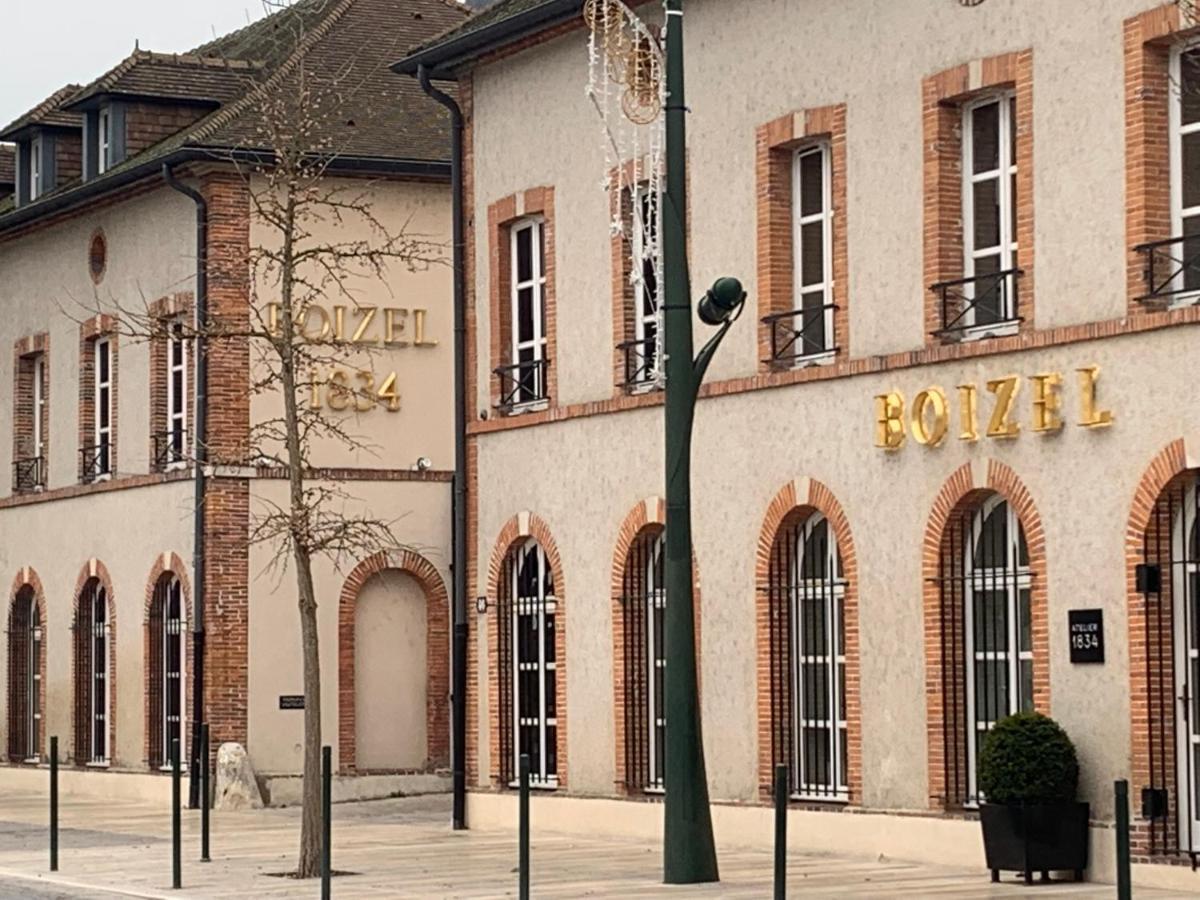 L Oote Appart Epernay Exterior photo